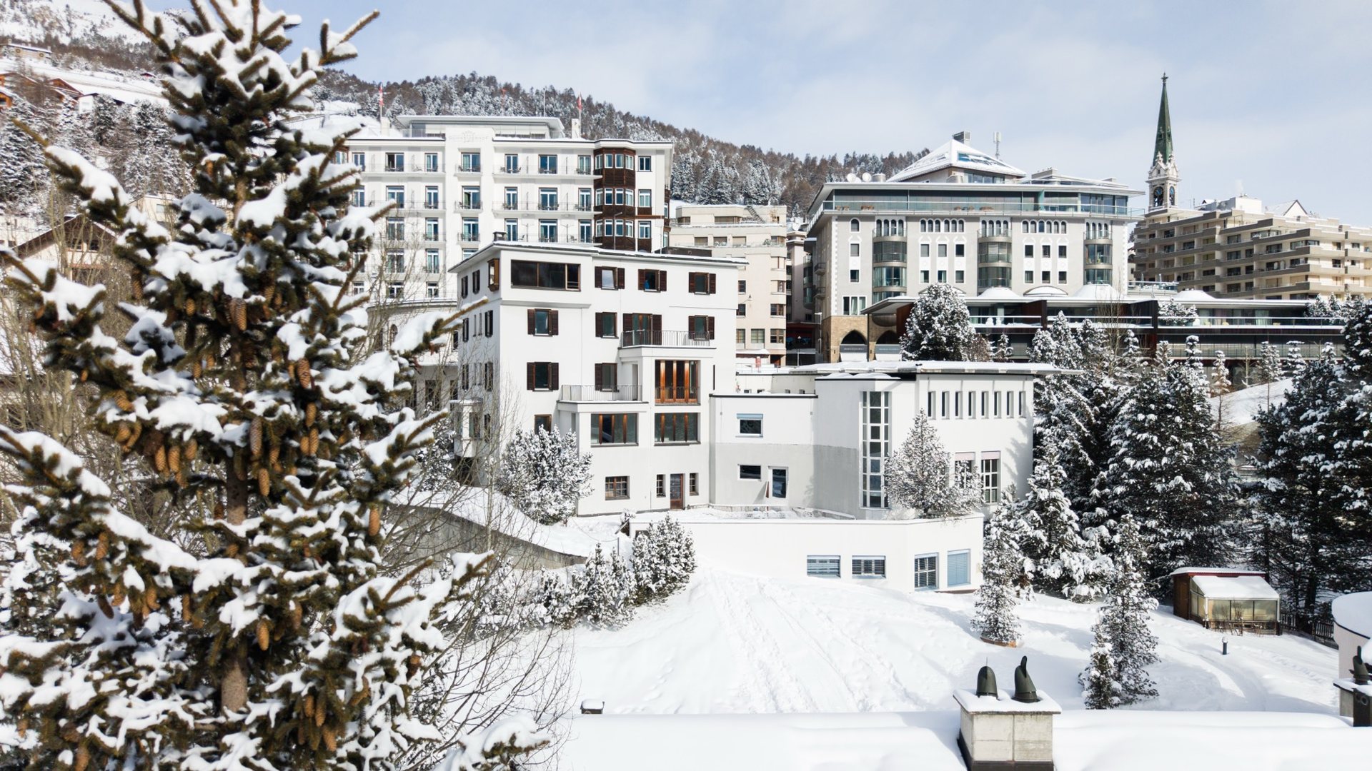 Villa Beaulieu in winter, in the center of St. Moritz
